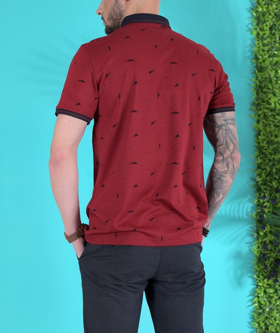 Мъжка тениска с яка цвят бордо на триъгълници