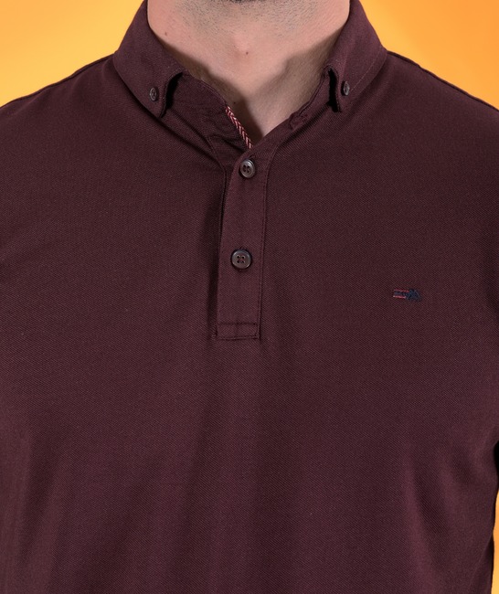 Мъжка изчистена тениска с яка с лого цвят бордо