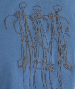 Мъжка тениска цвят син на 3D линии