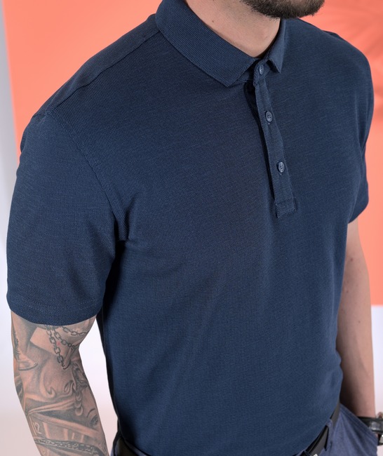 Мъжка тениска с яка тъмно синя релефна