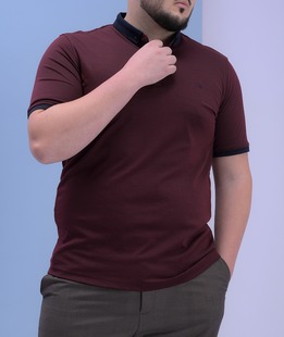 Голям размер тениска с яка с лого цвят бордо