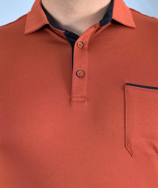 Мъжка тениска с яка с джоб цвят керемида