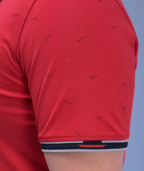 Голям размер червена тениска с яка на птици