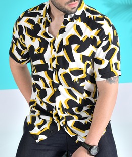 Риза с къс ръкав мъжка на жълти и бели фигурални елементи