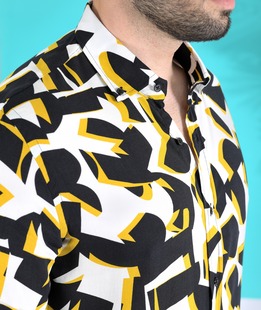 Риза с къс ръкав мъжка на жълти и бели фигурални елементи
