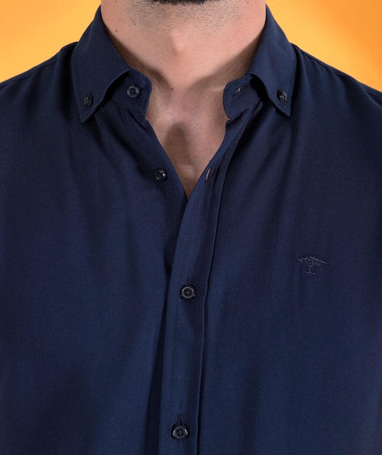 Тъмно синя изчистена мъжка риза с къс ръкав