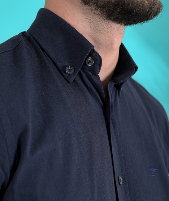 Тъмно синя ленена риза с къс ръкав с лого