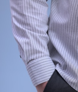 Риза в голям размер мъжка на тънко райе в сив цвят