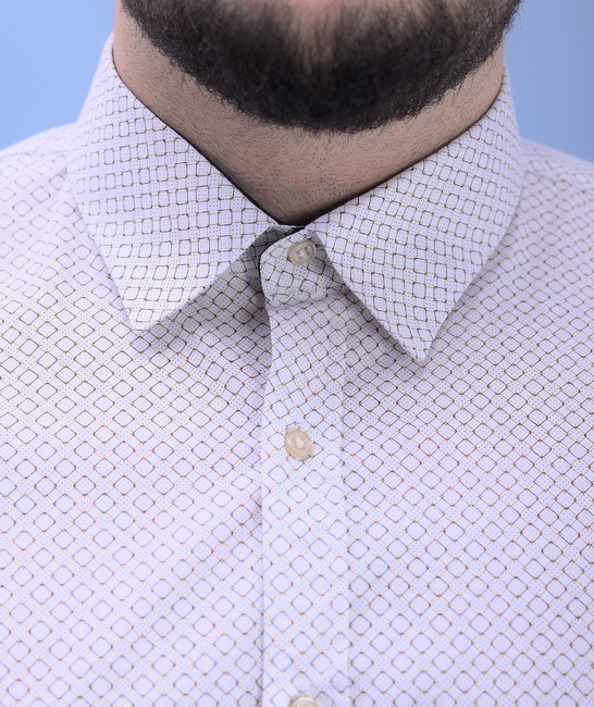 Мъжка риза в голям размер на малки геометрични фигури цвят бежов
