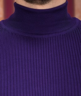 Стилен лилав еластичен пуловер поло по тялото