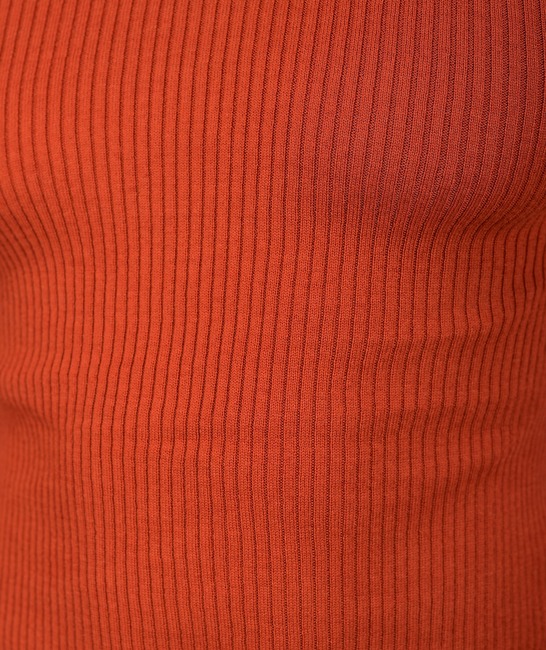 Еластично мъжко поло цвят керемида по тялото