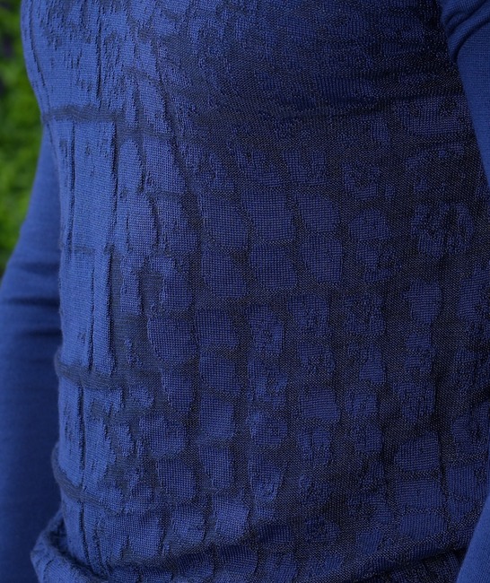 Пуловер с 3D квадратна текстура тъмно син вълнен
