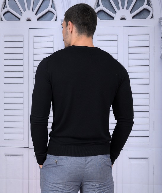 Черен мъжки пуловер на ромбоиди