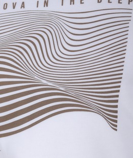 Изчистена елегантна блуза с щампа на вълни бяла