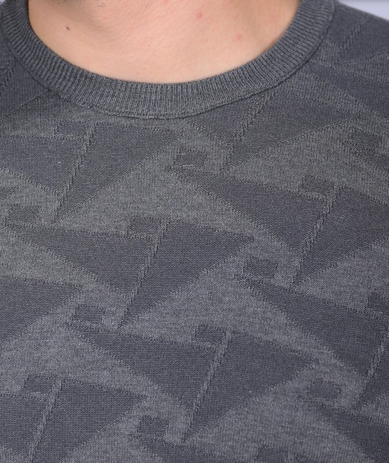 Сив елегантен мъжки пуловер на триъгълници