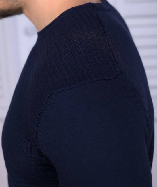 Тъмно син пуловер на 3D ленти мъжки