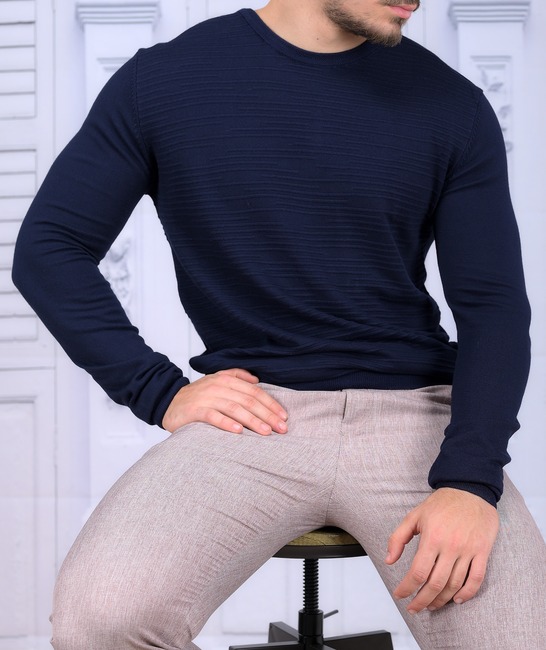 Тъмно син пуловер на 3D ленти мъжки