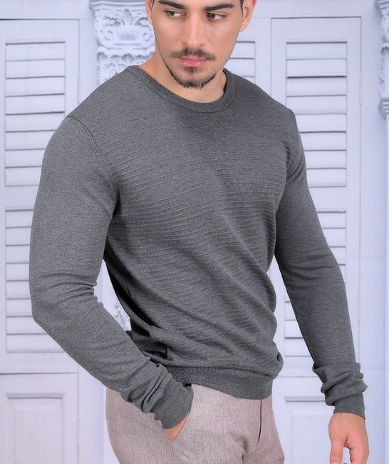 Мъжки сив плетен пуловер на 3D ленти