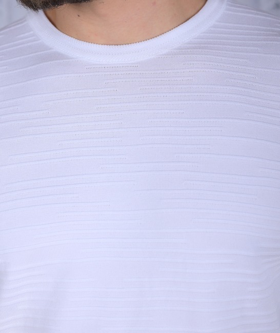 Бял мъжки пуловер на 3D ленти