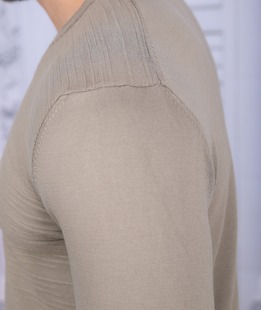 Mъжки бежов пуловер на 3D ленти