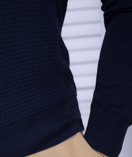 Стилен мъжки тъмно син пуловер на вафлички 