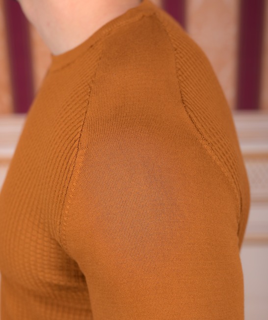 Елегантен пуловер цвят керемида на вафлички	