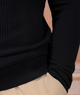 Елегантен мъжки черен пуловер на вафлички