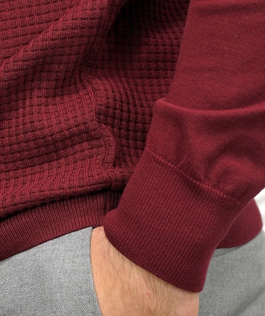 Пуловер в бордо на вафлички мъжки