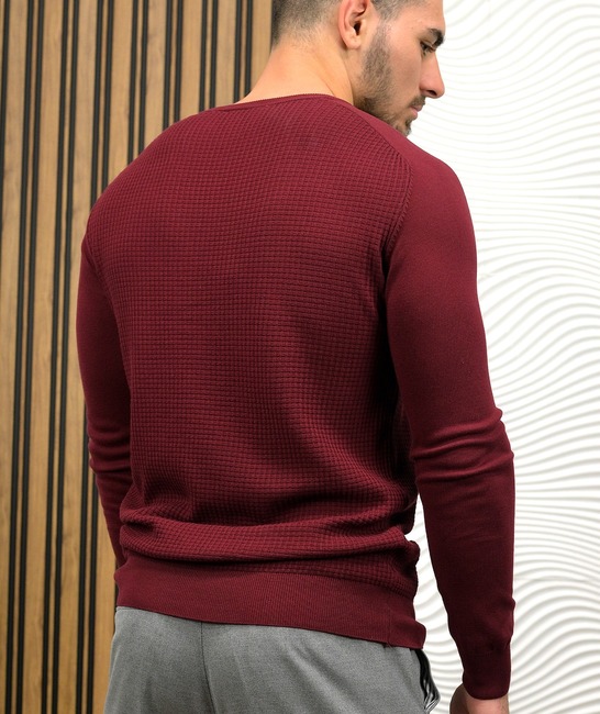 Пуловер в бордо на вафлички мъжки