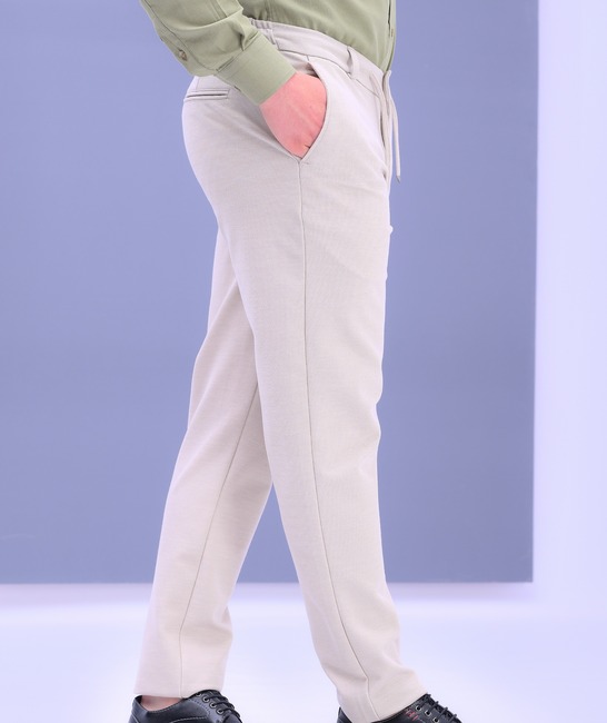 Стуктурен бежов стилен мъжки панталон с 4 джоба от Gipe