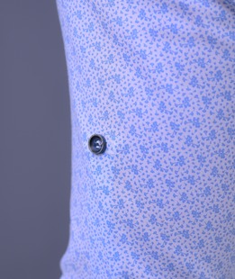 Стилна мъжка бяла риза на малки цветчета