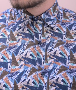 Многоцветна мъжка риза на триъгълници дигитален принт