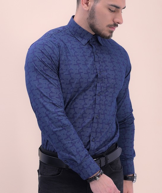 Елегантна мъжка официална риза в синьо на ивици