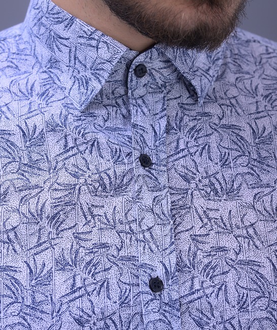 Мъжка стилна синя риза на тропически листа
