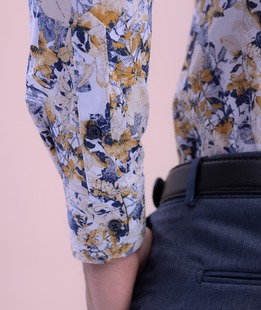 Мъжка риза на сини и жълти цветя