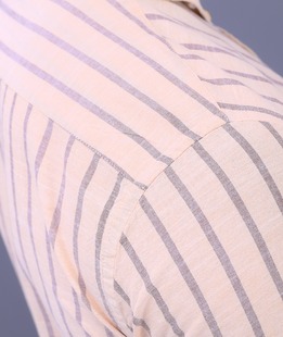 Мъжка ленена риза в бежово на кафяви райета