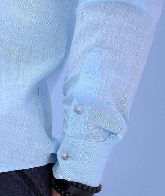 Ефектна мъжка ленена риза с попска яка в синьо с дълъг ръкав