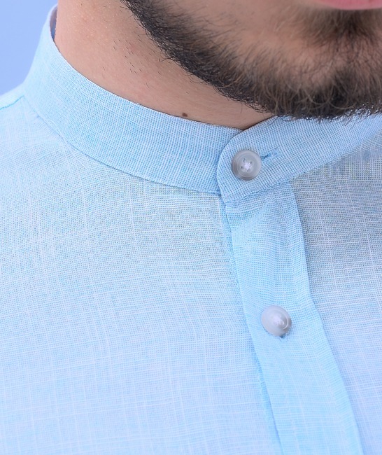 Ефектна мъжка ленена риза с попска яка в синьо с дълъг ръкав