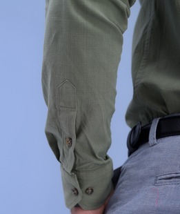 Изискана ленена зелена риза с дълъг ръкав