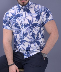 Бяла риза с къс ръкав от вискоза мъжка на сини цветя