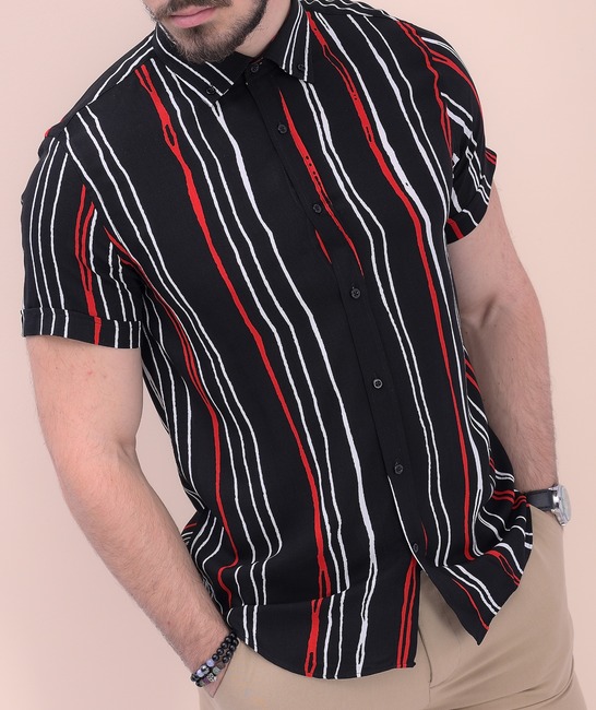 Мъжка риза в черно на райета от бяло и червено