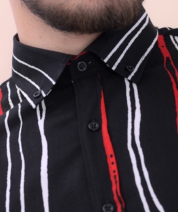 Мъжка риза в черно на райета от бяло и червено