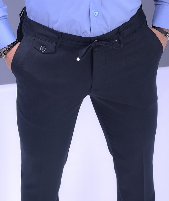 Изчистен тъмно син елегантен панталон с италиански джоб