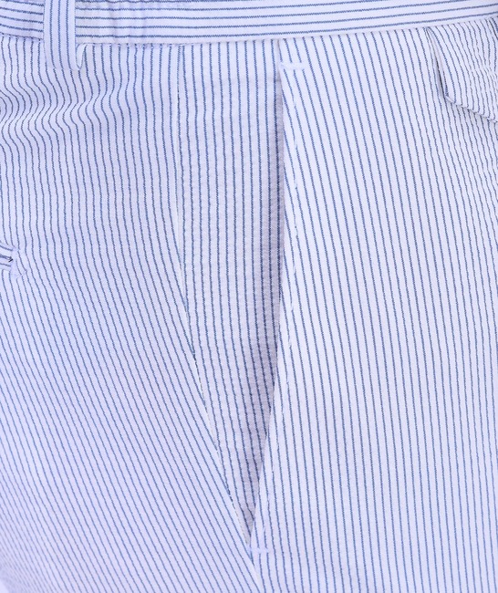 Изискан мъжки бял памучен панталон на синьо райе