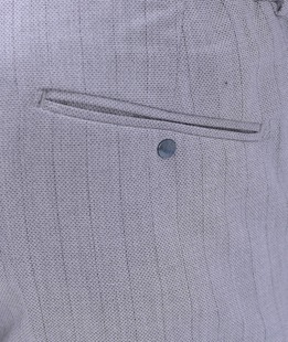 Светло сив елегантен мъжки панталон на фино райе