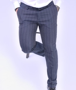 Елегантен тъмно син панталон на тънки пунктири