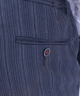 Елегантен тъмно син панталон на тънки пунктири