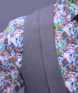 Луксозен мъжки двуредов сив елек с голям ревер