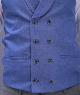 Елегантен светло син мъжки елек двуредов