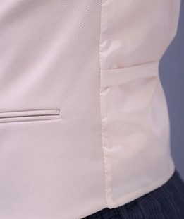 Класически мъжки едроредов елек цвят бежов